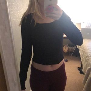 Heathered black long sleeve crop top